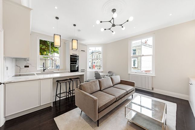 1-bed flat on Fulham Road, Fulham, £2,492/mo