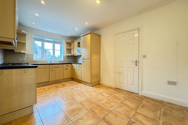 30, Gilbert Boulevard, Nottingham photo 3