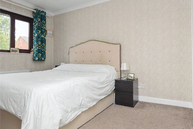 2, Owlett Mead, Wakefield photo 5
