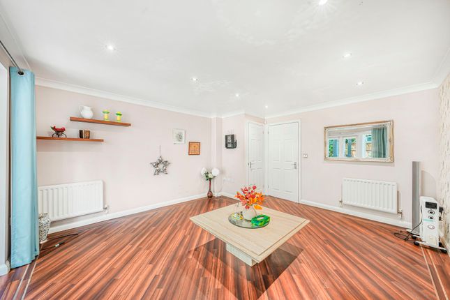 162 Malkin Drive, Harlow photo 4