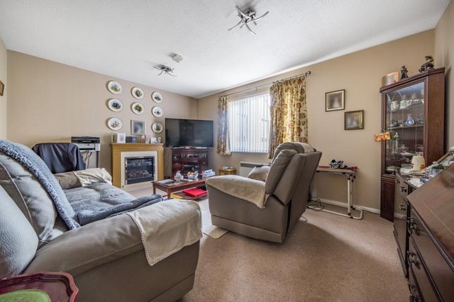 Flat for sale in Witney, Oxfordshire