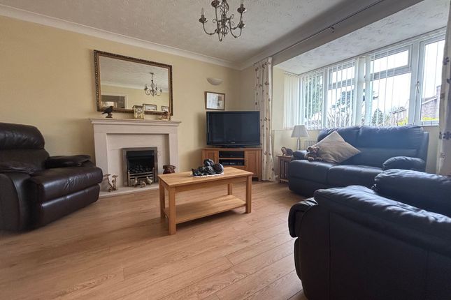 15 Burton Drive, Needham Market photo 3