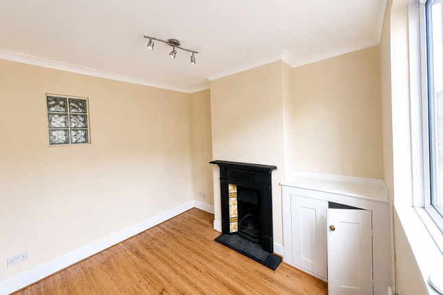 284, Castle Road, Chatham photo 2