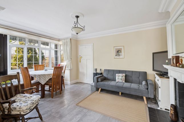 28, Amersham Road, GERRARDS CROSS photo 4