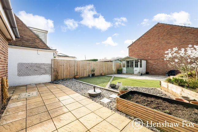 13, Beech Close, Romsey photo 2