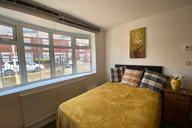 Room to rent in Church Street, Bentley, Doncaster DN5