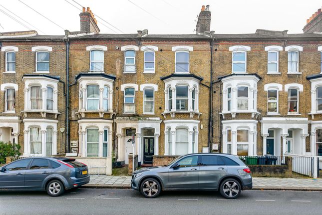 Flat to rent in Saltoun Road, London