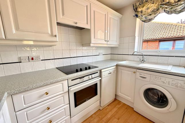 14 Greville Court Greville Park Road, Ashtead photo 2