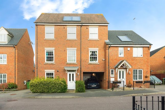 Thumbnail Town house for sale in Cable Crescent, Woburn Sands, Milton Keynes