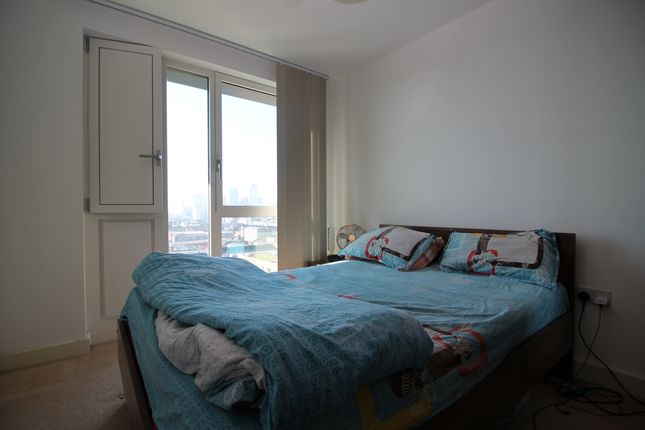 Flat to rent in Marner Point, St Andrews, Bow