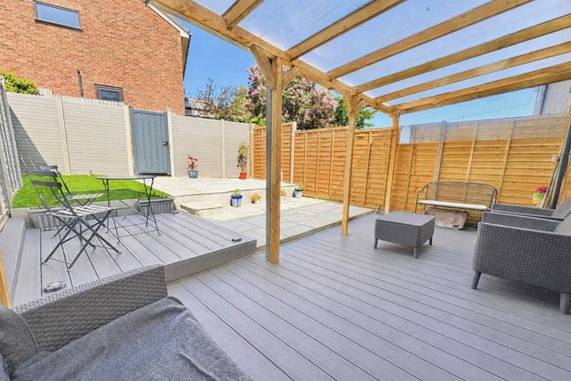 7, Spring Close, Central Bedfordshire photo 2