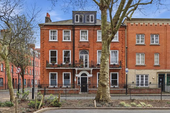 2-bed flat on Flat 2, London, £550,000
