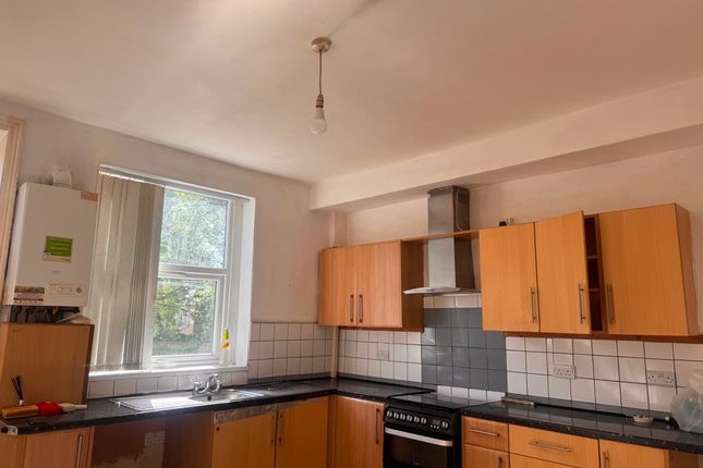 24, Hatfield Road, Bradford photo 5