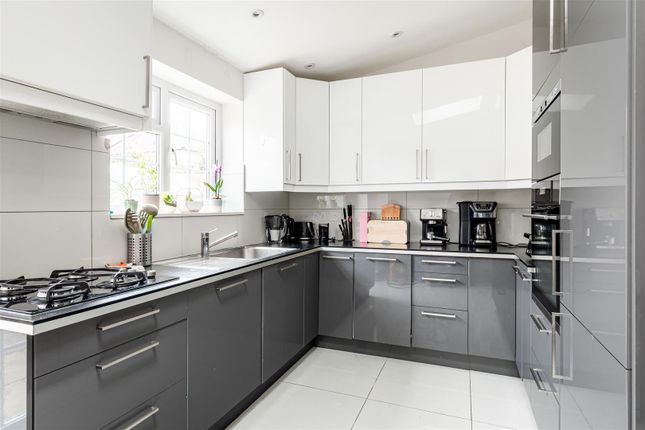 33, Kilmington Road, London photo 4