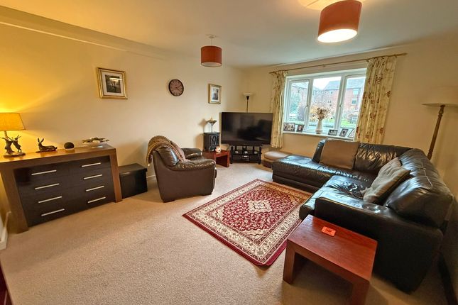 2 Charles William Apartments, North Leas Avenue, Scarborough photo 2
