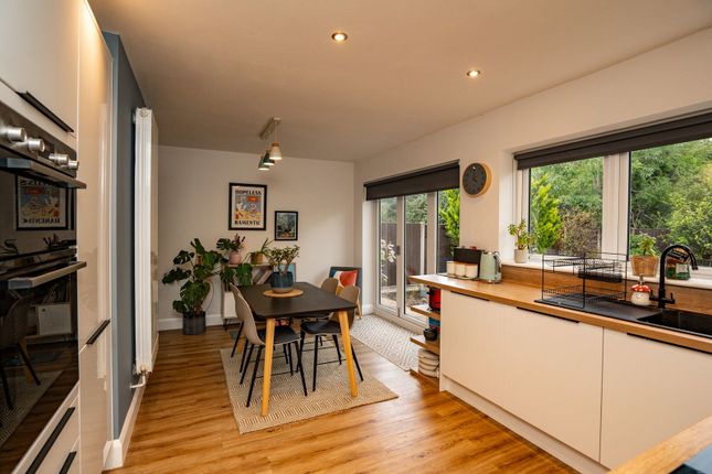 67, Charles Way, Malvern photo 4