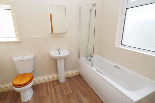 13 Church Road, High Peak photo 4