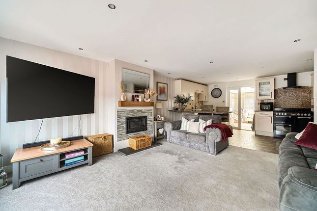 31, Longclose Road, Southampton photo 3