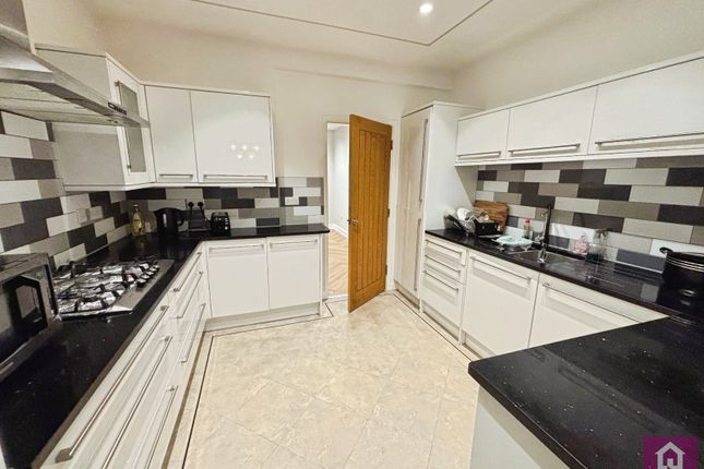 Room 4, 19, Ruabon Road, Greater Manchester photo 4