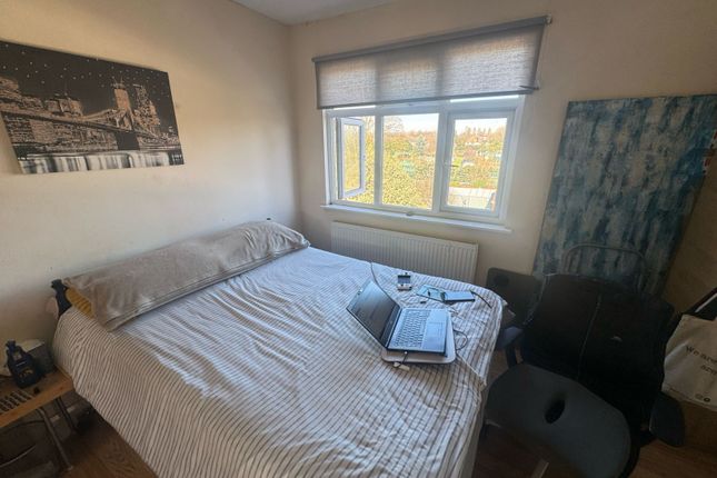 163 Bulstrode Avenue, Hounslow photo 3