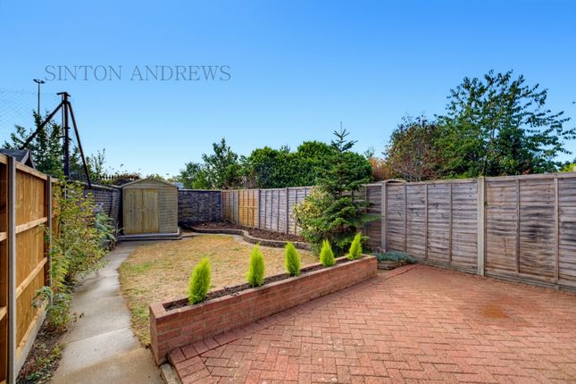 13, Littlewood Close, London photo 4