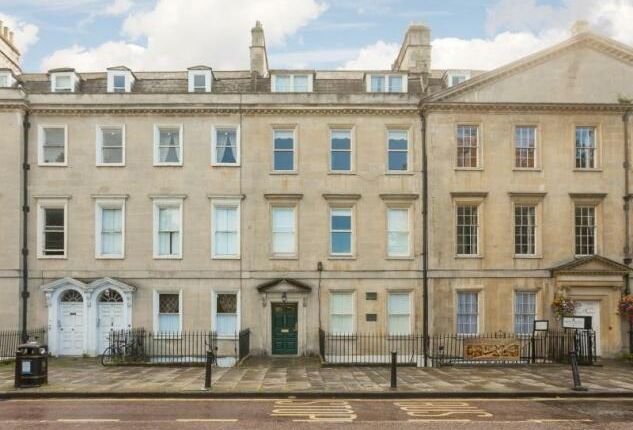 Flat to rent in North Parade, Bath