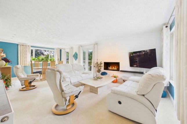 104 Sherwood Vale, Nottingham photo 2