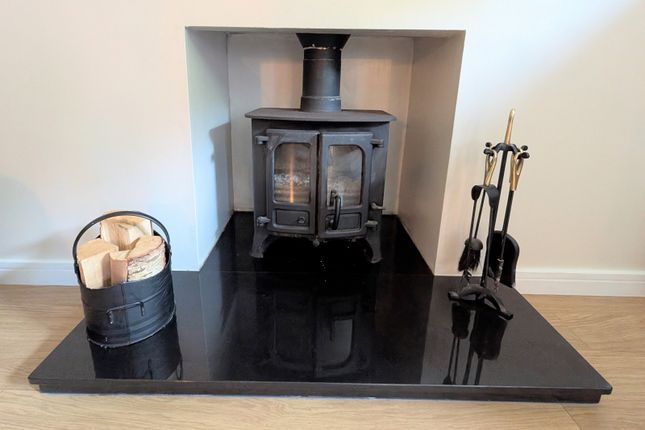 3, Maes Y Cribarth, Abercrave photo 3