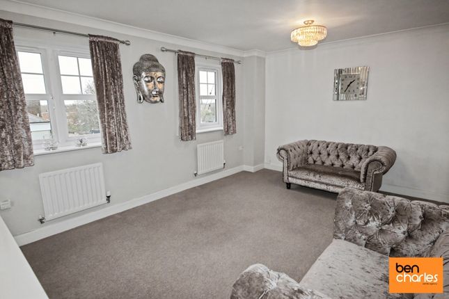 9, Aidan Gardens, Durham photo 4