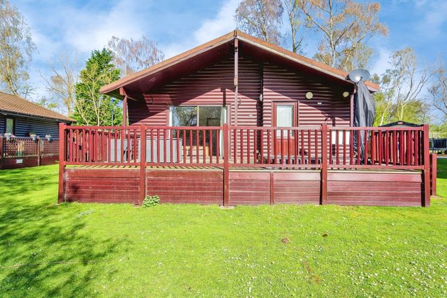 2-bed caravan on Shelduck Lodge, 18, Duck Lagoon, Tattershall Lakes, Sleaford Road, Lincoln, £80,000
