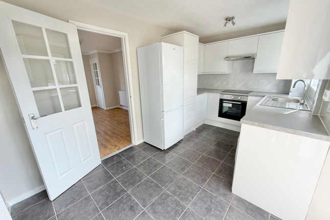 60, Buckingham Way, Camberley photo 2