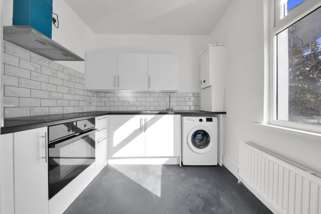 62b, Millais Road, London photo 3