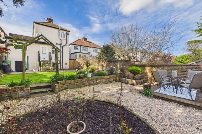 4-bed house on 45, Park Road, Boxmoor, £640,000