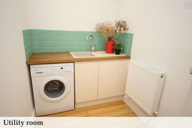 8 Prings Court Market Street, Brixham photo 4