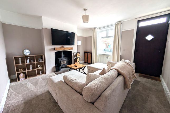 3, Eastwood Street, Barnoldswick photo 2