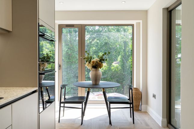 Flat 4, 1 Smitham Bottom Lane, Purley photo 4