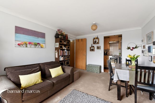 Flat 7, Buddleia House, Tilley Road, Feltham photo 4