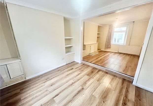 953, Carmarthen Road Fforestfach, Swansea photo 2