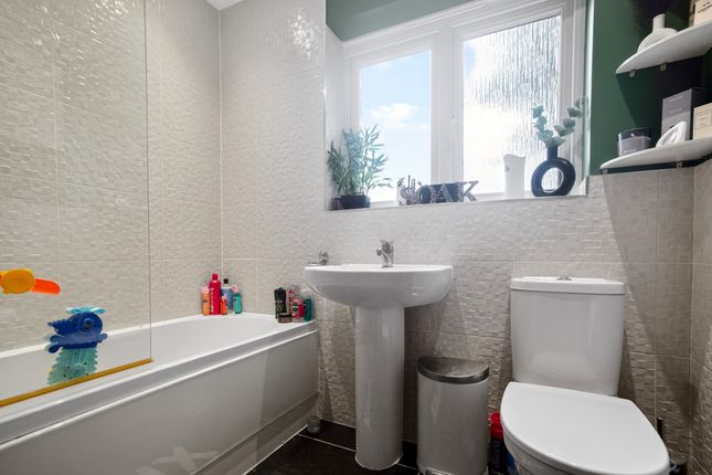 45, Rimsdale Drive, Manchester photo 3