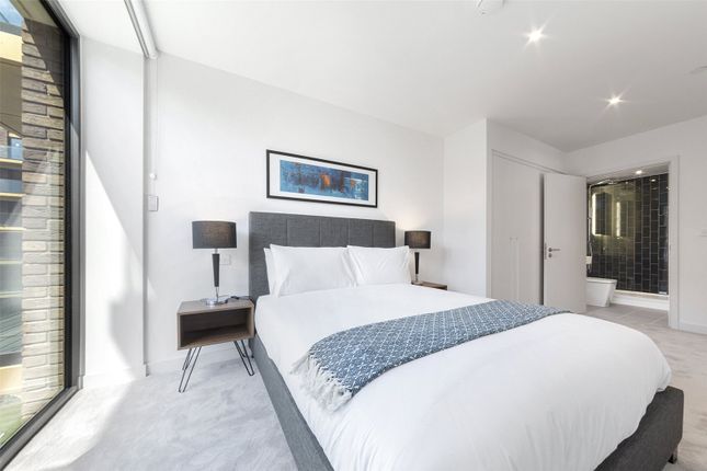 Flat for sale in John Cabot House, 4 Clipper Street, London
