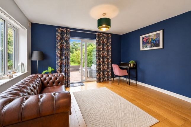 2-bed house on Turnoak Avenue, Woking, £850,000