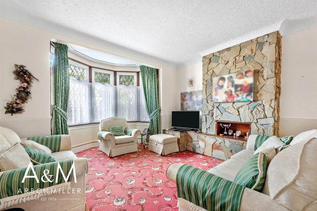 68, Beechwood Gardens, Clayhall photo 4