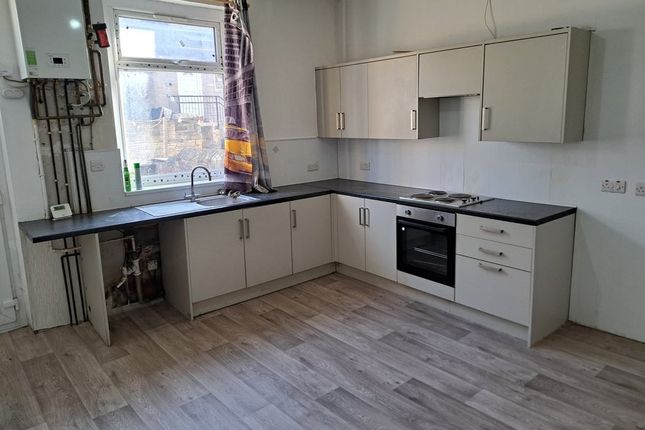 Retford Place, Bradford photo 4