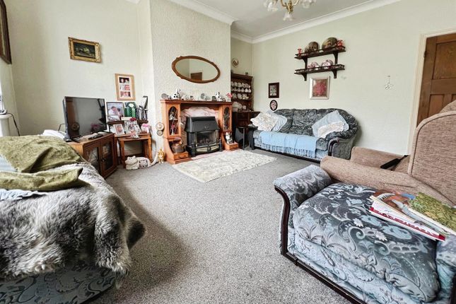 27, Kingston Road, Bradford photo 3