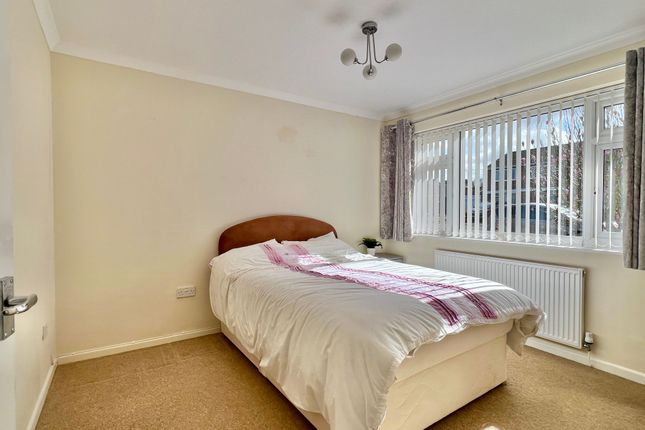 6 Lyddon Close, Wellington photo 3