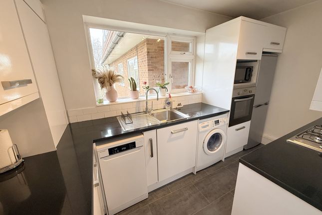 12, Lambs Close, Potters Bar photo 2