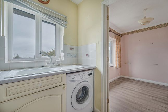 Flat 51 Tudor Court, 210, Main Road, Westerham photo 4