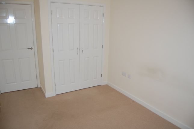 Flat 14, 4, Avenel Way, Poole photo 5
