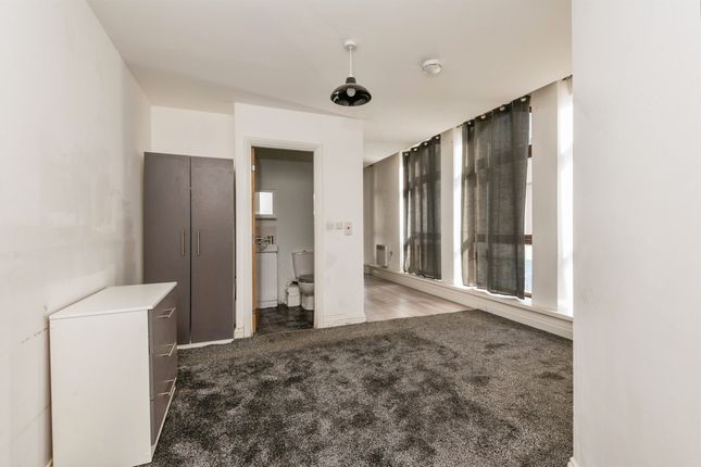Apartment 3, 4, James Street, Bradford photo 3