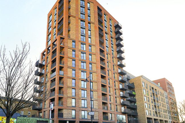 Studio house on Flat 34, Cornwell House, 13, Ron Leighton Way, East Ham, £315,000